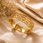 Circle Link Gold Bangle