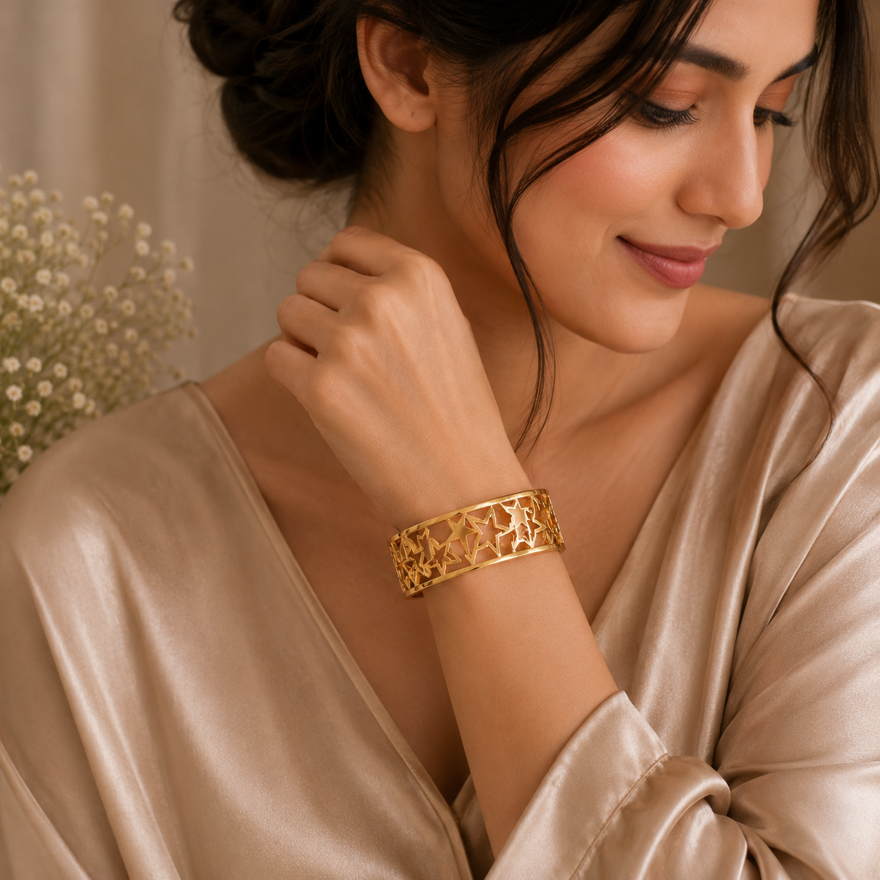 Star Cutout Gold Bangle