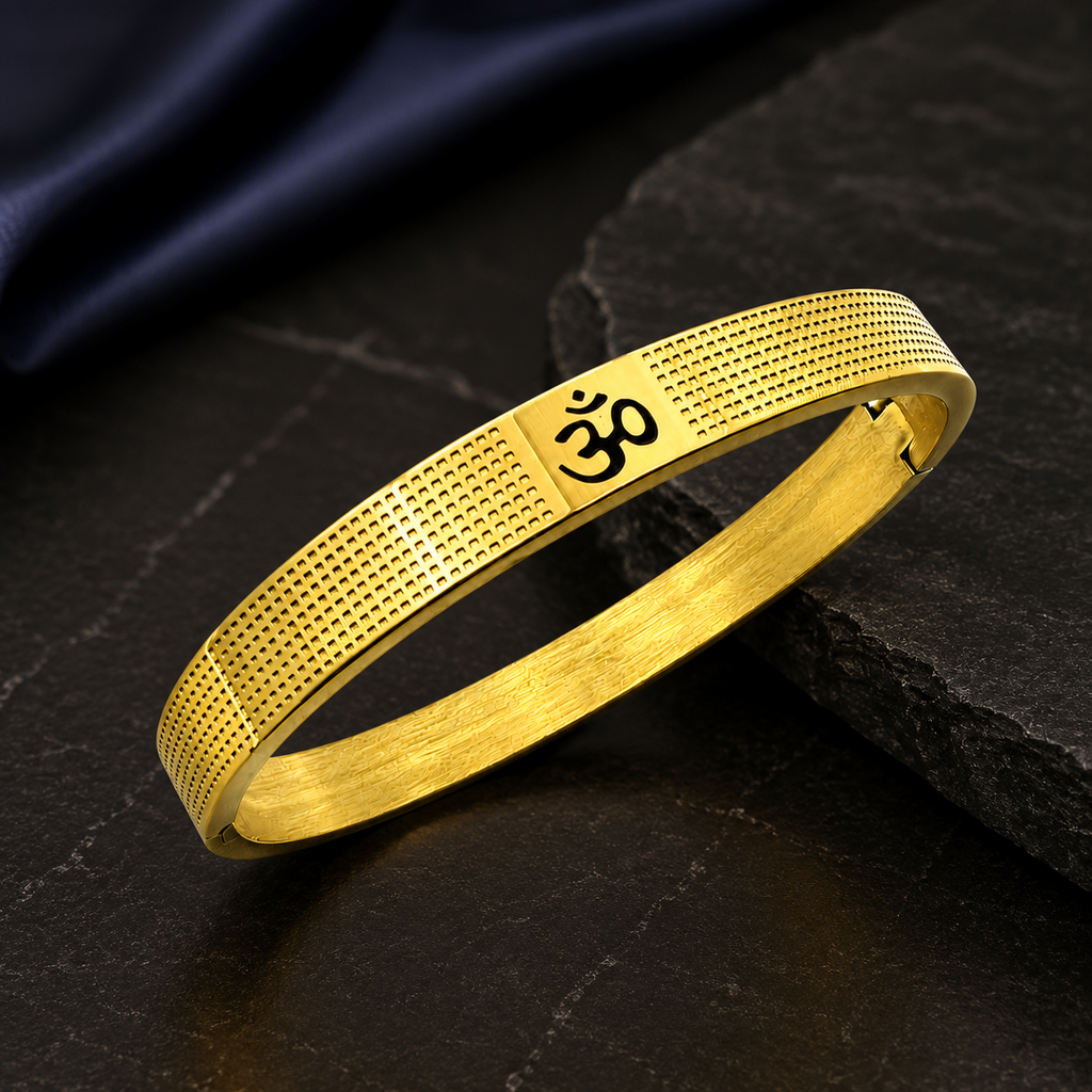 OM Design Bracelet Gold