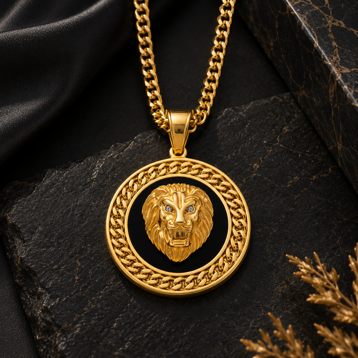 Lion Pendant Chain Gold