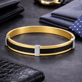 Encliff leather bracelet featuring a classic design with adjustable strap and durable leather material.