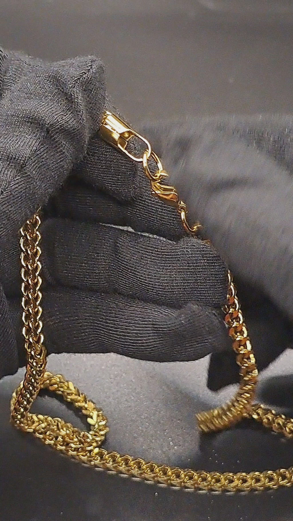 Golden Interlocking Chain